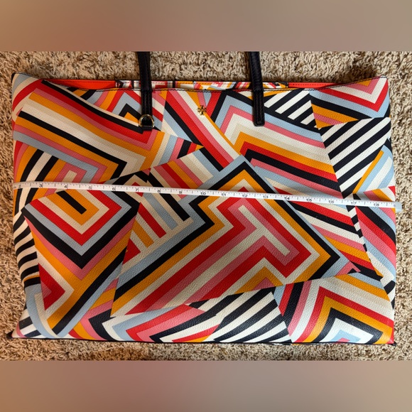 Tory Burch EUC Large Tote - Picture 16 of 17